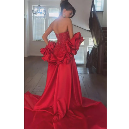 Vestido de noche largo estilo sirena con perlas y capa roja, ideal para ocasiones formales (2025, LA72585A) 