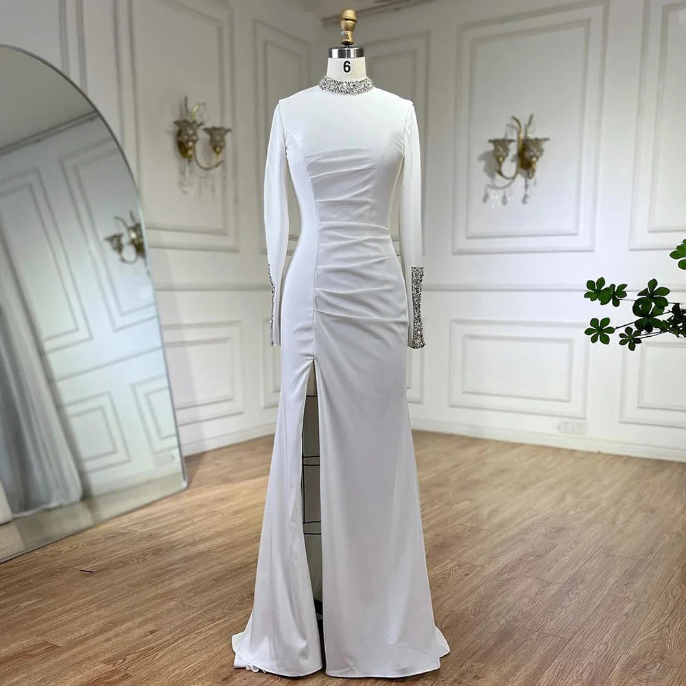 Schwarzes Satin-Abendkleid im Meerjungfrau-Stil mit Schlitz LA72476