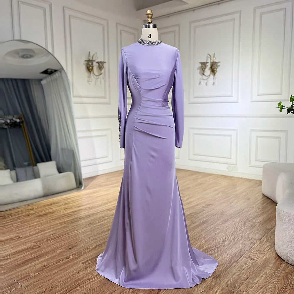 Vestido de noche de lujo con corte sirena y abertura en satén negro LA72476