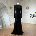 Vestido de noche de lujo con corte sirena y abertura en satén negro LA72476