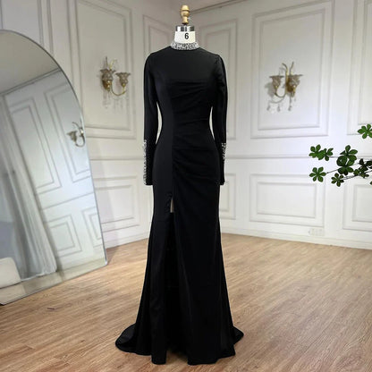 Schwarzes Satin-Abendkleid im Meerjungfrau-Stil mit Schlitz LA72476