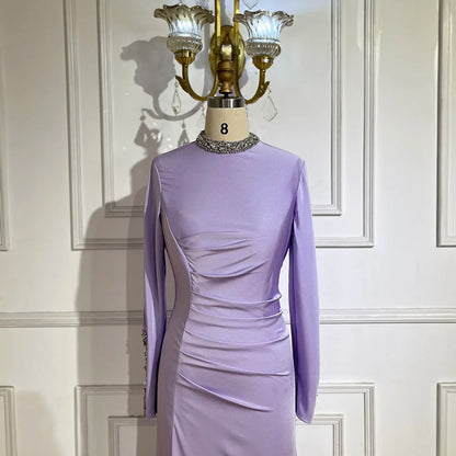 Schwarzes Satin-Abendkleid im Meerjungfrau-Stil mit Schlitz LA72476