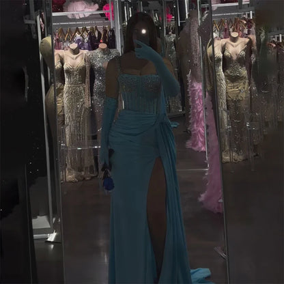 Vestido de noche de lujo de Dubái 2025, azul, con abertura alta, corte sirena, tirantes finos y guantes, ideal para bodas LA72366 
