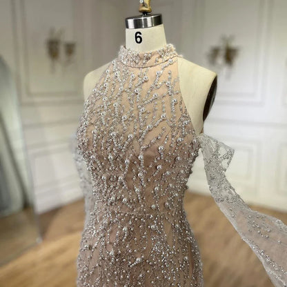 Luxuriöses perlenbesetztes Abendkleid in Nude mit Handschuhen LA72345