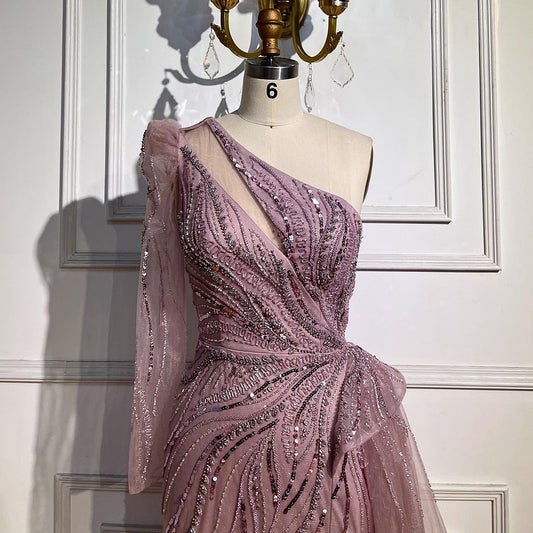 Vestido de noche rosa de corte sirena con un hombro y sobrefalda LA72062