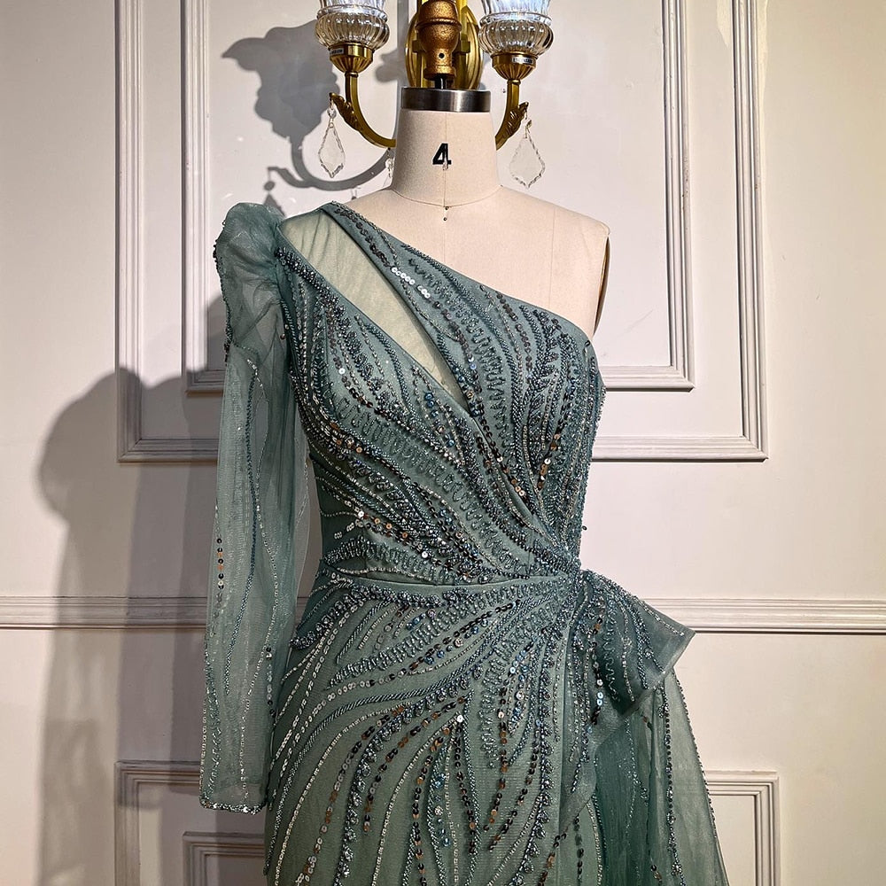 Vestido de noche rosa de corte sirena con un hombro y sobrefalda LA72062