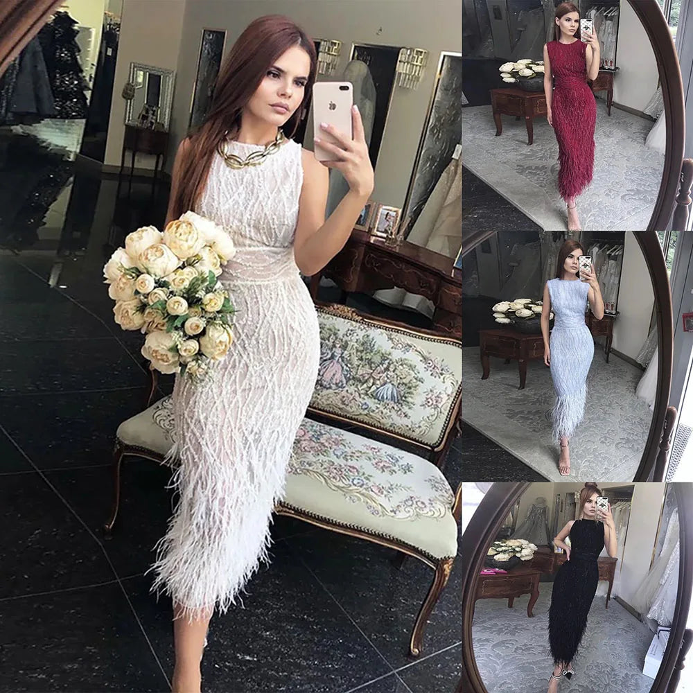 Elegante vestido de noche midi con plumas en blanco y negro LA72076