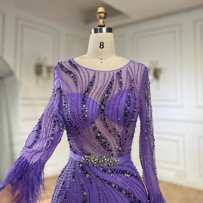Elegante vestido de noche estilo sirena con plumas moradas y cuentas | Vestido de lujo para boda de mujer 2025 LA72367 