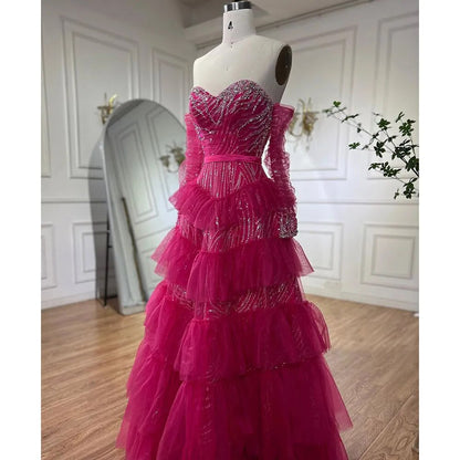 Elegante vestido de noche fucsia de corte A con escote corazón y hombros descubiertos, con cuentas y capas, para mujer, para fiesta 2025 LA72035 