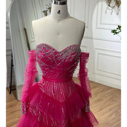 Elegante vestido de noche fucsia de corte A con escote corazón y hombros descubiertos, con cuentas y capas, para mujer, para fiesta 2025 LA72035 