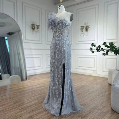 Vestido de noche de lujo con escote sirena gris, un hombro, abertura alta, cuentas y plumas, para mujer, fiesta 2025 LA72347 