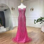 Elegantes langes Meerjungfrauenkleid für Damen für Hochzeiten, Fuchsia, mit Cape-Ärmeln, Perlenbesatz, Federverzierungen 2025 LA72286 