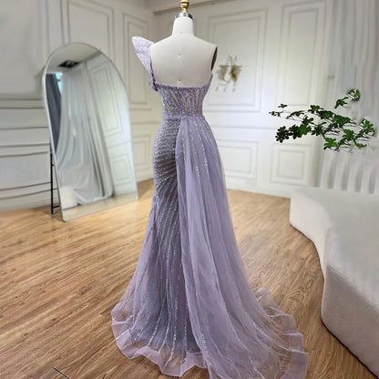 Lilafarbenes Abendkleid im Meerjungfrau-Stil mit einer Schulter und hohem Schlitz und Perlenbesatz LA72277