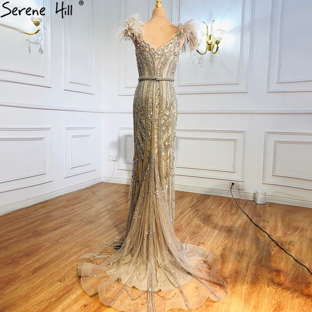 Vestido de noche de sirena de lujo color lila con cuentas y plumas LA70830