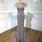 Vestido de noche de sirena de lujo color lila con cuentas y plumas LA70830