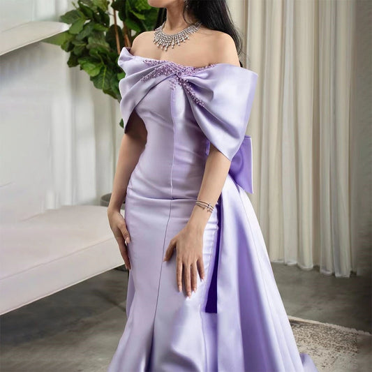 Elegantes schulterfreies lila Abendkleid mit Überrock LA72075 