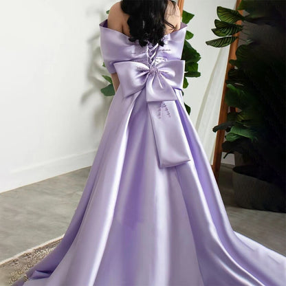Elegantes schulterfreies lila Abendkleid mit Überrock LA72075 