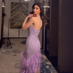 Vestidos de noche elegantes con plumas color lila y escote halter LA72056