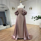 Luxuriöse arabische staubige Rose Abendkleider mit Cape Dubai Elegante trägerlose Midi-Frauen-Hochzeits-Partykleider LA72543 