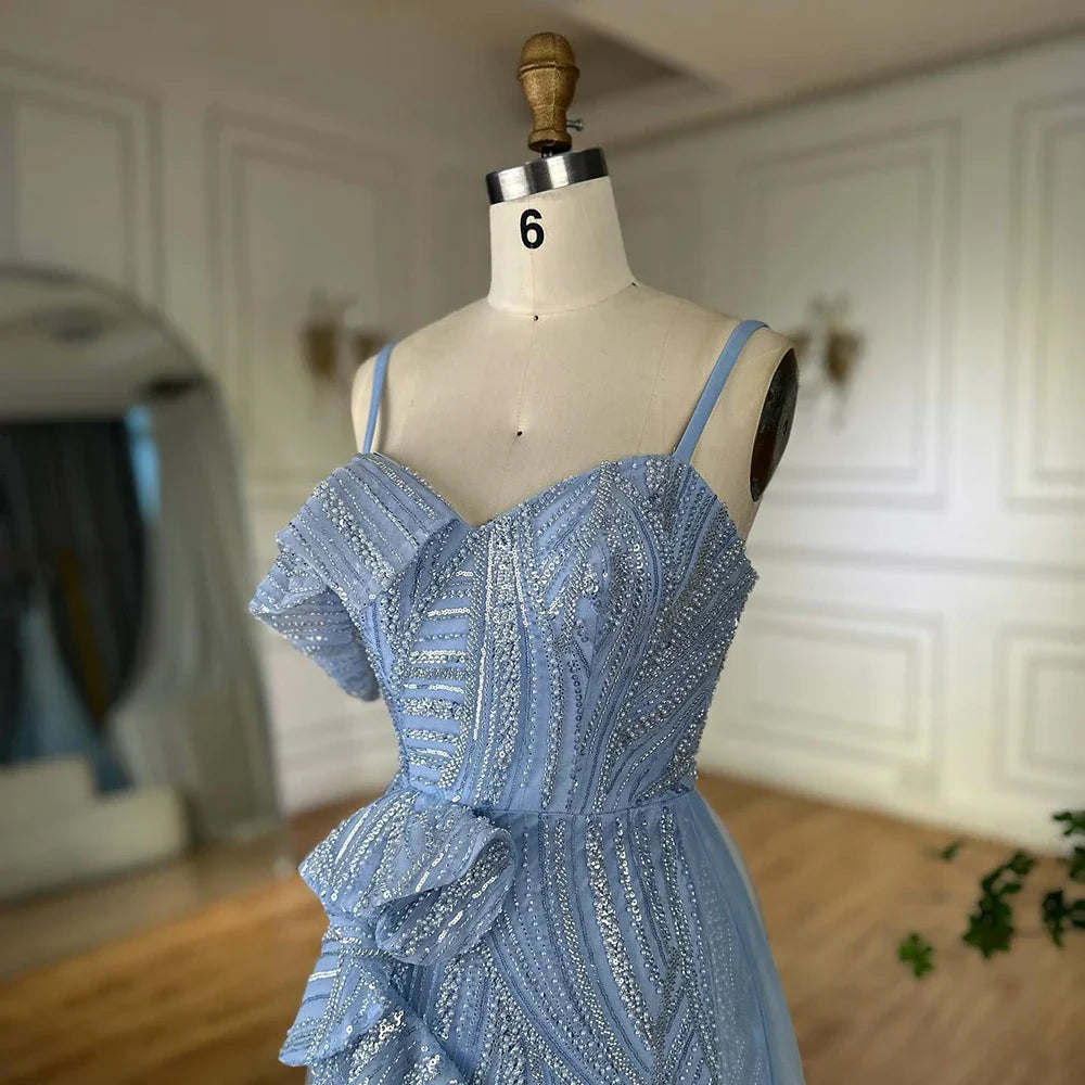 Meerjungfrau-Abendkleid mit hellblauem, perlenbesetztem Spaghettiträger für formelle Anlässe 2025 LA72341A