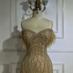 Vestido de noche de sirena con cuentas color piel y detalle de plumas para ocasiones formales 2025 LA72818 