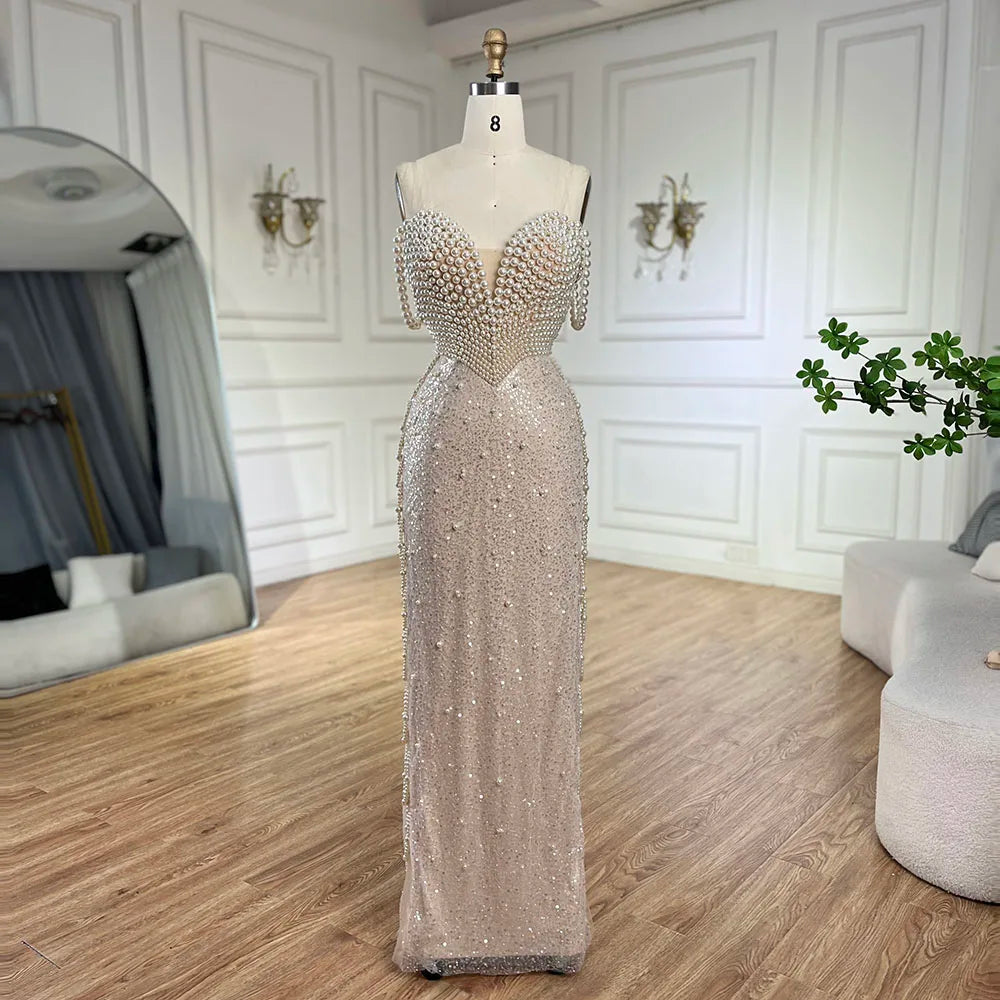 Nudefarbenes Meerjungfrauen-Abendkleid mit Spaghettiträgern und Perlenbesatz – Luxuriöses Dubai-Kleid für die Hochzeitsfeier der Frau LA72393 