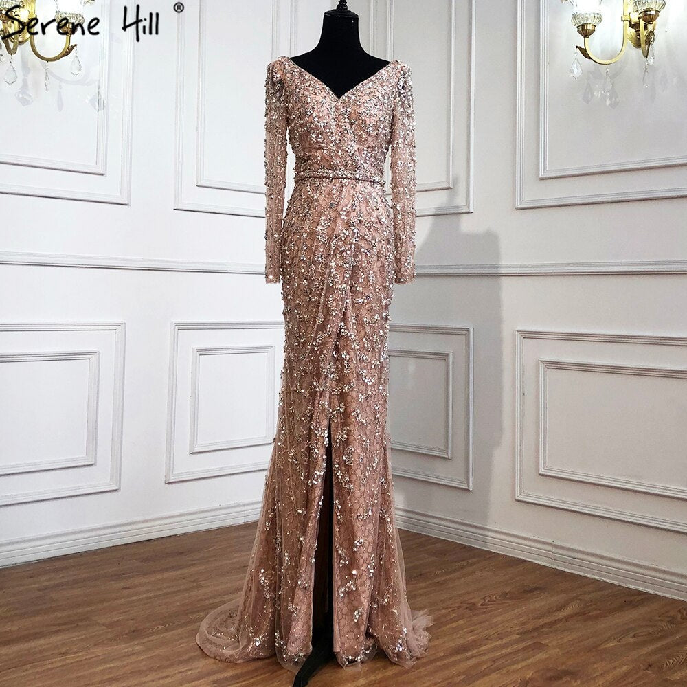 Pfirsich Meerjungfrau V-Ausschnitt Abendkleider 2025 Dubai Lange Ärmel Perlenbesetztes Abendkleid Design LA70499 