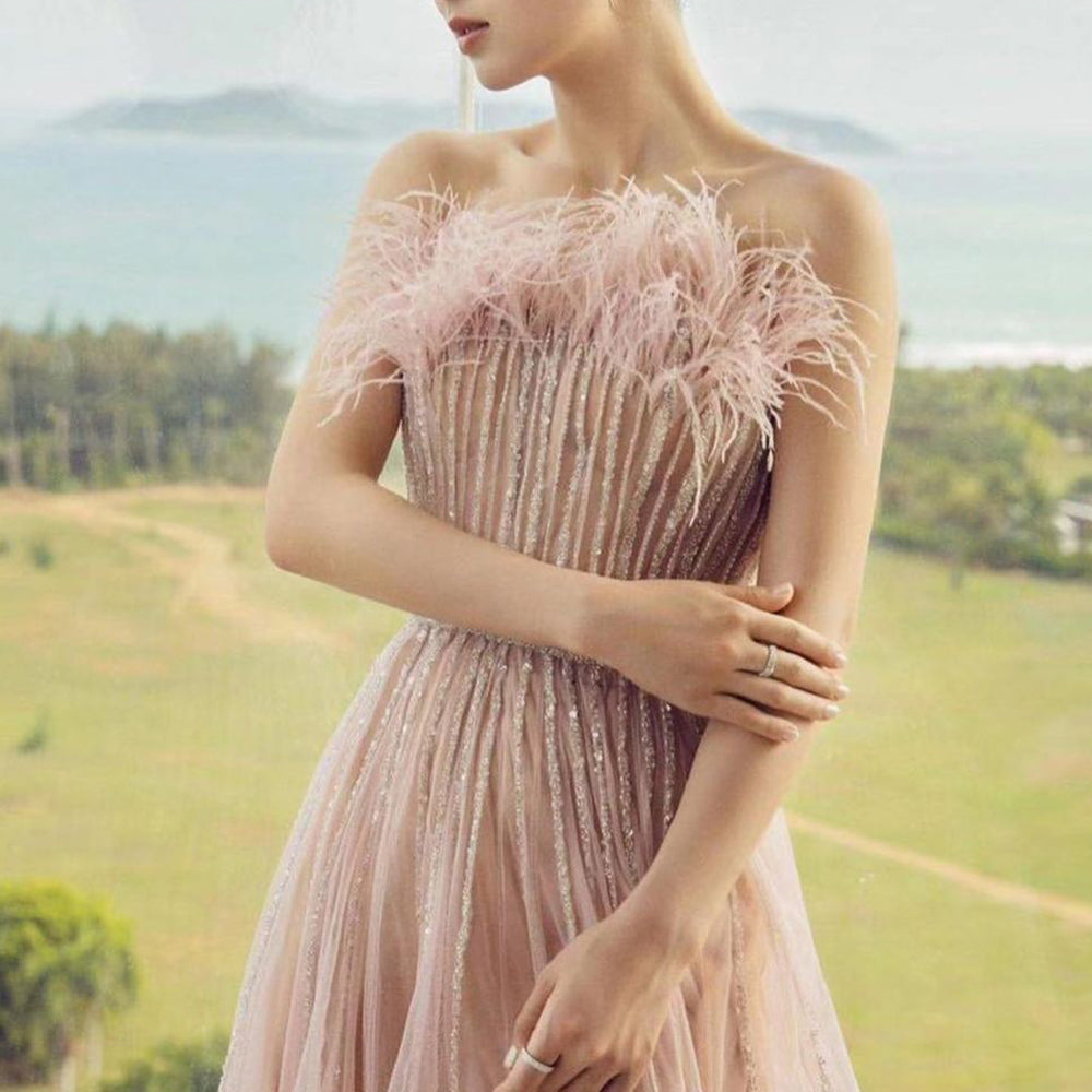 Vestidos de noche sexys sin tirantes, de corte A, color rosa, de lujo, con plumas y cuentas, para mujer, para bodas y fiestas, LA71646 