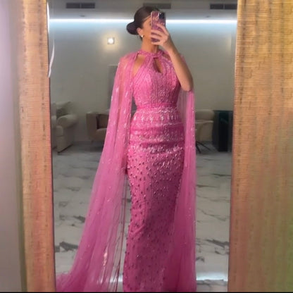 Luxuriöses Dubai Meerjungfrau-Abendkleid in Fuchsia mit Cape-Ärmeln LA71817
