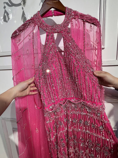 Luxuriöses Dubai Meerjungfrau-Abendkleid in Fuchsia mit Cape-Ärmeln LA71817
