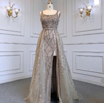 Vestido de noche de lujo con escote sirena, sin mangas y cuentas rojas LA70765