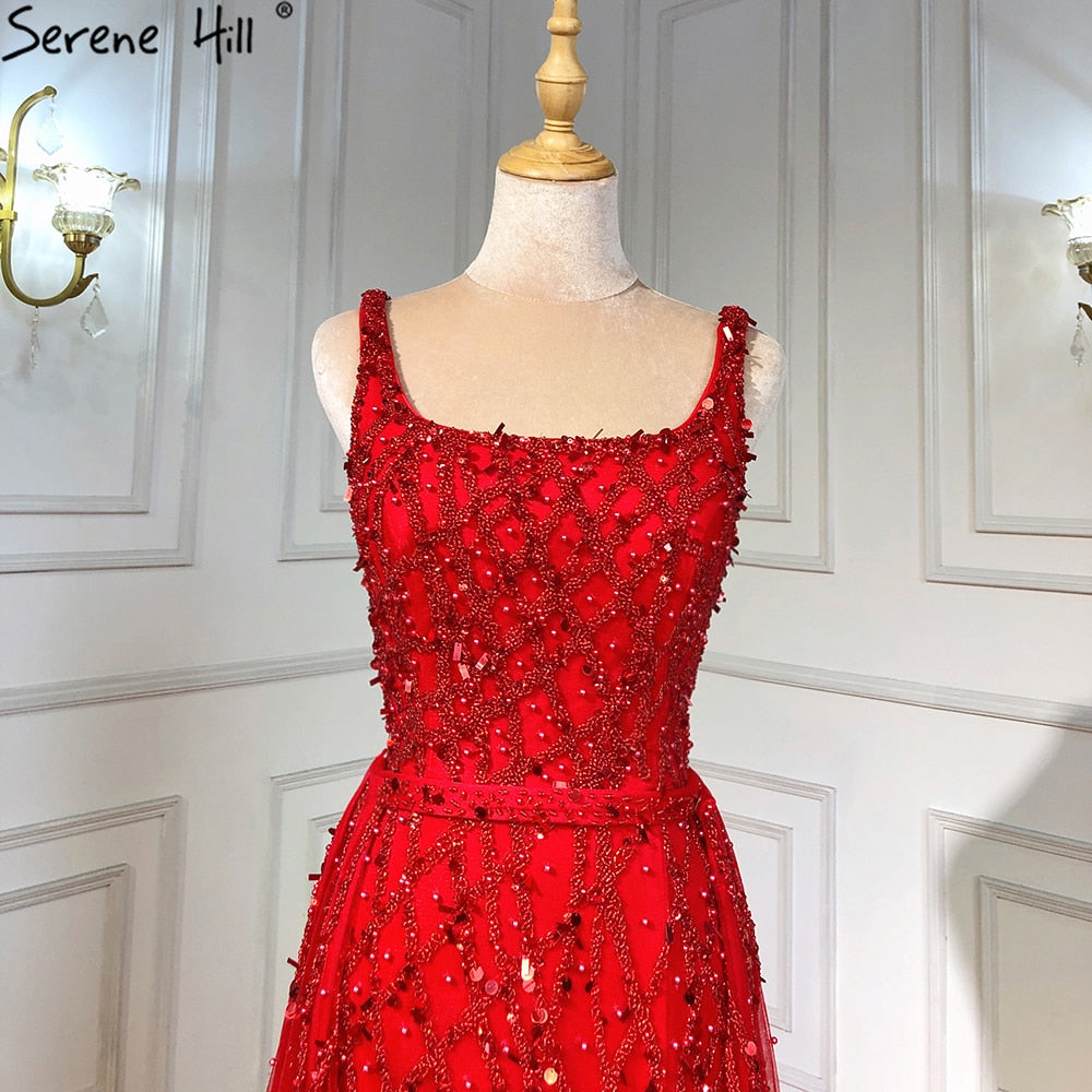 Rotes, perlenbesetztes, geschlitztes Meerjungfrau-Abendkleid im ärmellosen Stil LA70765