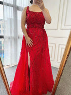 Rotes, perlenbesetztes, geschlitztes Meerjungfrau-Abendkleid im ärmellosen Stil LA70765