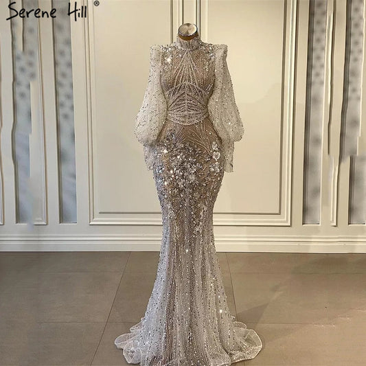 Silbernes, luxuriöses, perlenbesetztes Abendkleid im Meerjungfrauenstil mit langen Ärmeln LA71036 (im Angebot, keine Rückgabe, keine Rückerstattung)