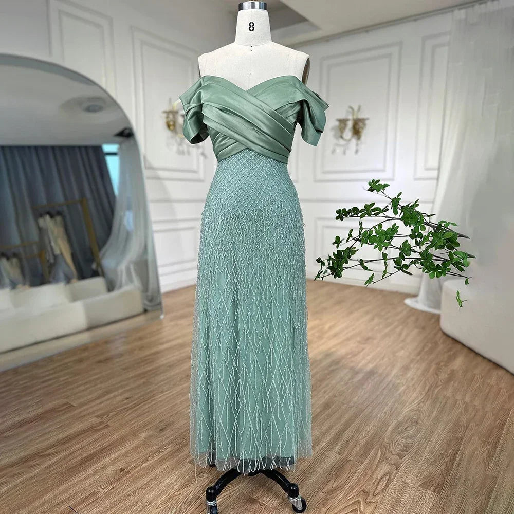 Elegante vestido de noche verde salvia con hombros descubiertos para mujer LA72125