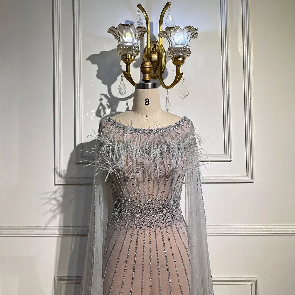 Weiß Nude Elegante Meerjungfrau Abendkleider Kleider 2025 Federn Mit Cape-Ärmeln Perlen Für Frauen Party LA71724 