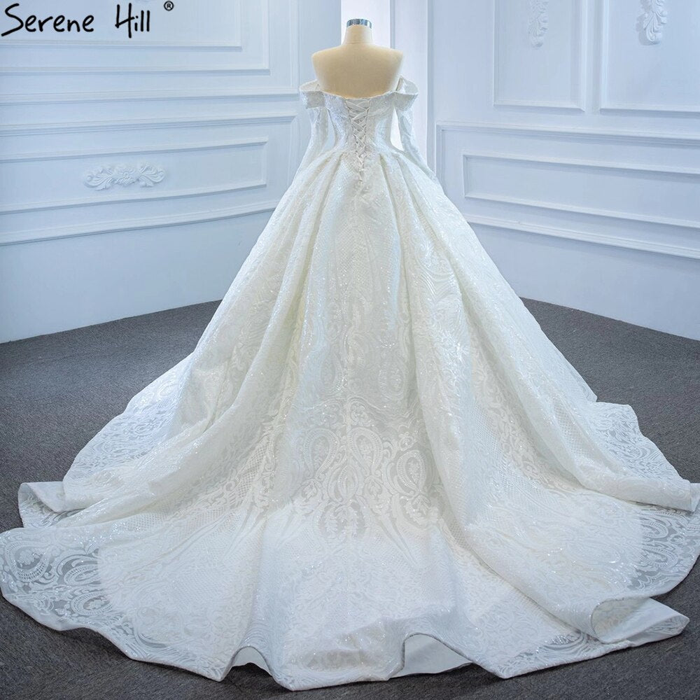 Vestido de novia blanco brillante con hombros descubiertos, mangas largas y cordones, 2025 HM67222 