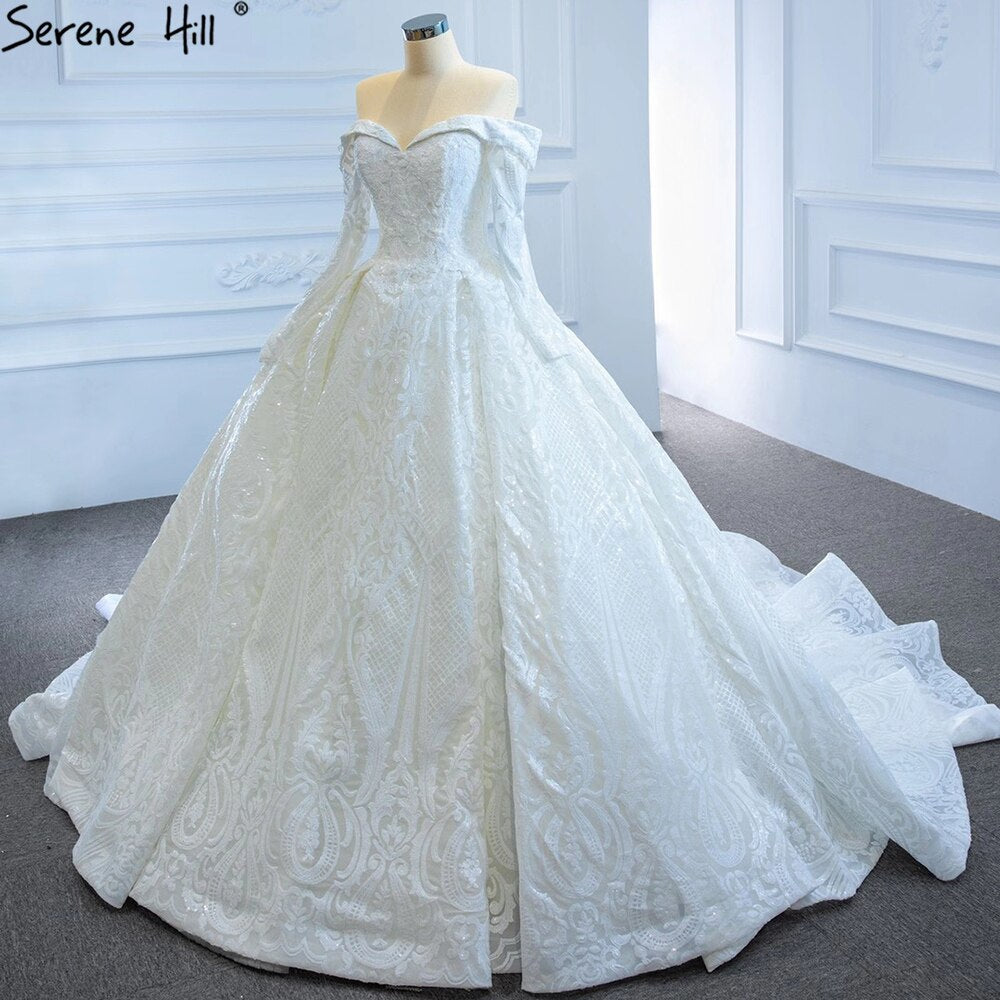 Vestido de novia blanco brillante con hombros descubiertos, mangas largas y cordones, 2025 HM67222 