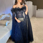 Schulterfreies, federbesetztes, braunes Abendkleid mit Cape-Ärmeln LA72401