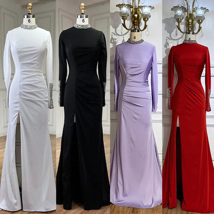 Schwarzes Satin-Abendkleid im Meerjungfrau-Stil mit Schlitz LA72476