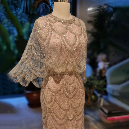 Luxuriöses, perlenbesetztes, zweiteiliges Abendkleid in Nude LA72462