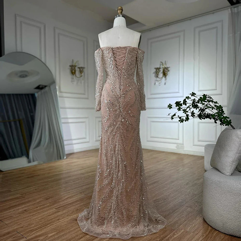 Luxuriöses Abendkleid mit Perlenbesatz, schulterfreien langen Ärmeln und funkelnden Pailletten LA72824A