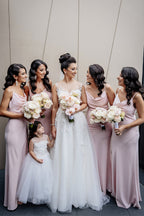 Vestido de dama de honor largo con escote halter, tirantes finos y corte tubo BD101