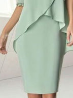 Vestidos para madre de la novia con escote joya, corte tubo/columna, hasta la rodilla, media manga y fruncido con cuentas