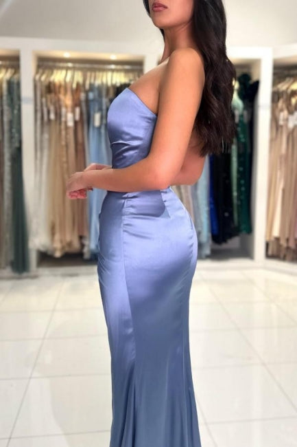 Schlichtes, langes, staubblaues Meerjungfrau-Abendkleid aus Satin mit Schlitz