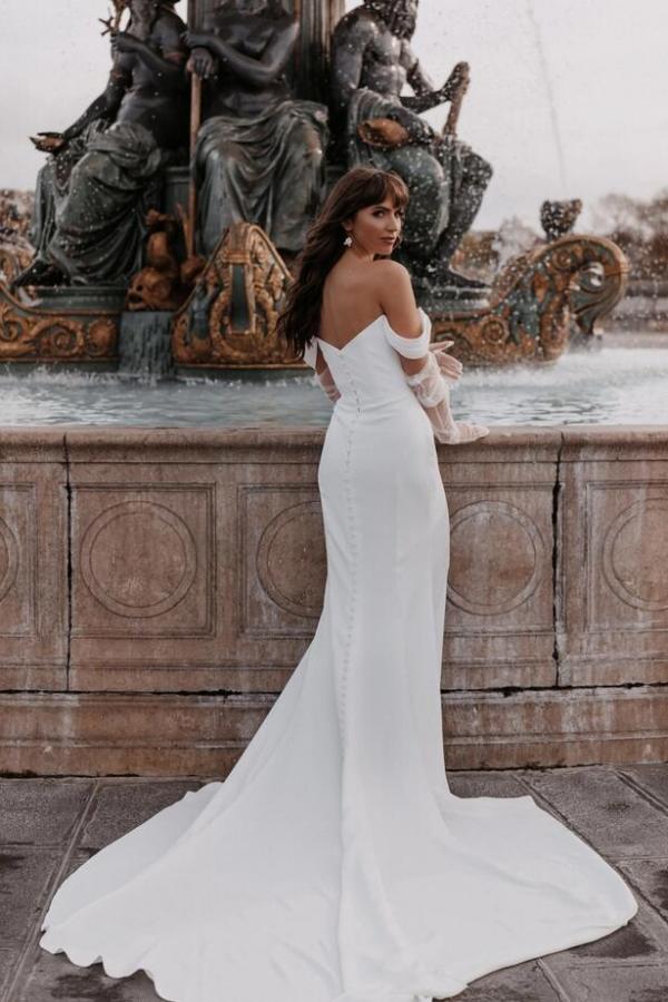 Einfaches langes Meerjungfrau-Brautkleid mit schulterfreiem Satin