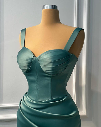 Vestido de fiesta de satén sin mangas con tirantes largos de sirena y escote corazón sencillo