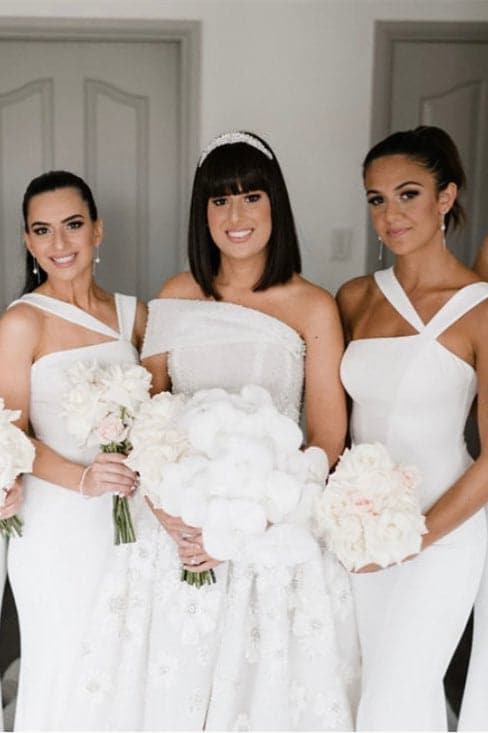 Vestido de dama de honor blanco de corte sirena y espalda descubierta SCB63