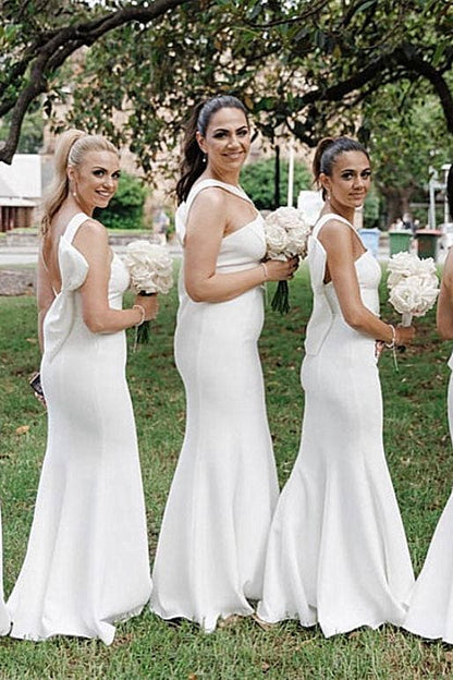 Vestido de dama de honor blanco de corte sirena y espalda descubierta SCB63