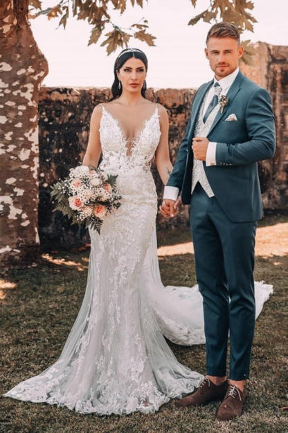 Vestido de novia de tul con escote en V, sin mangas y largo hasta el suelo, con encaje